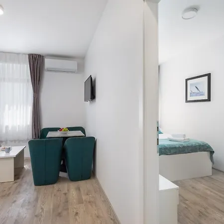 Apartamento Beachfront Boutique With Free Parking Makarska
