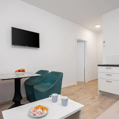 Apartamento Beachfront Boutique With Free Parking Makarska