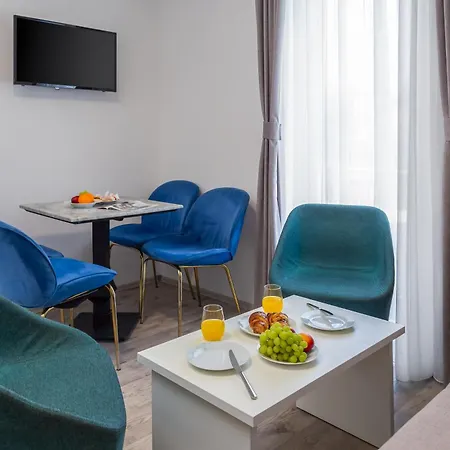 Beachfront Boutique With Free Parking Makarska