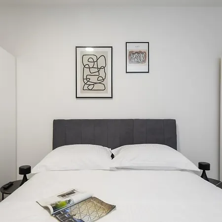 Beachfront Boutique With Free Parking Apartman