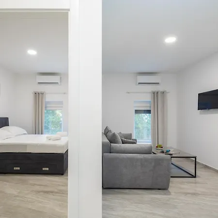 Apartman Beachfront Boutique With Free Parking